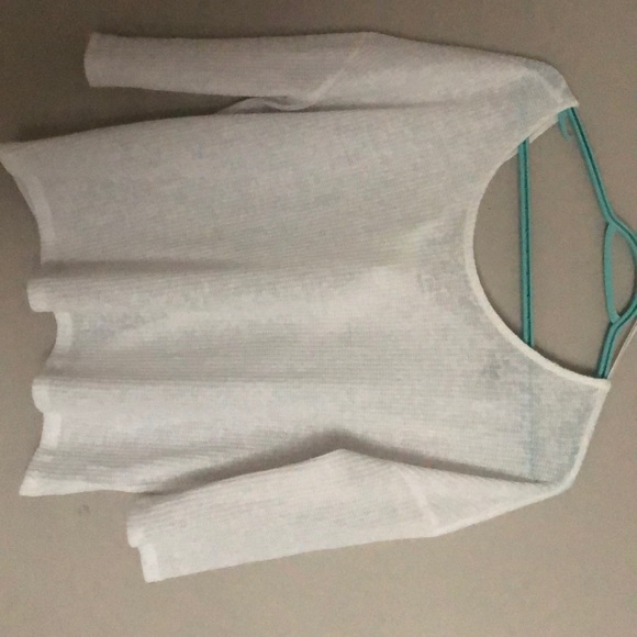 White 3/4 long sleeve - Picture 1 of 2